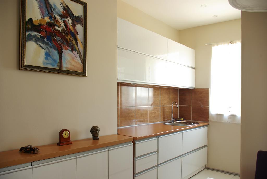 Square Studio Apartment Nis Bagian luar foto