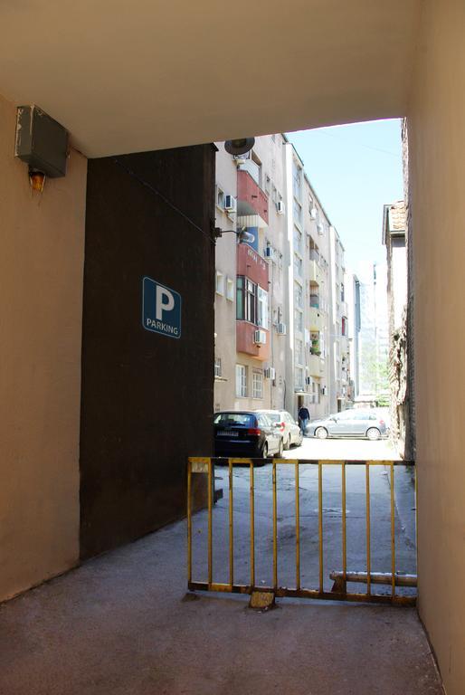 Square Studio Apartment Nis Bagian luar foto