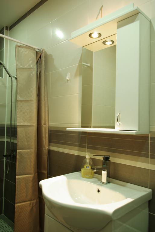 Square Studio Apartment Nis Bagian luar foto