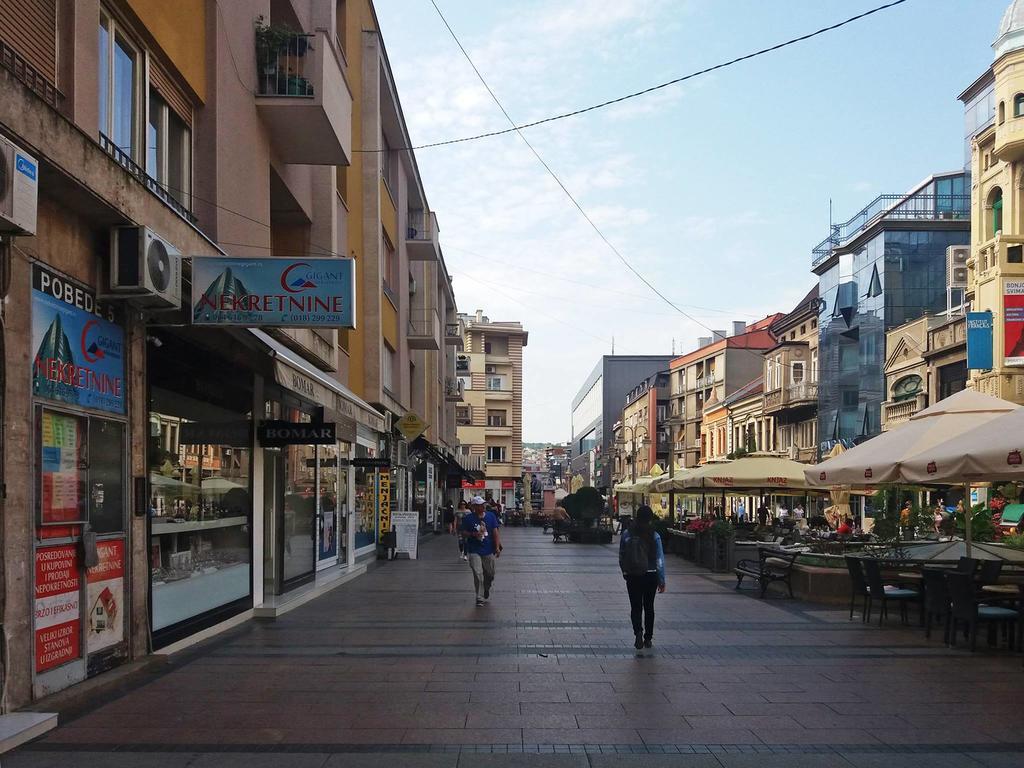 Square Studio Apartment Nis Bagian luar foto