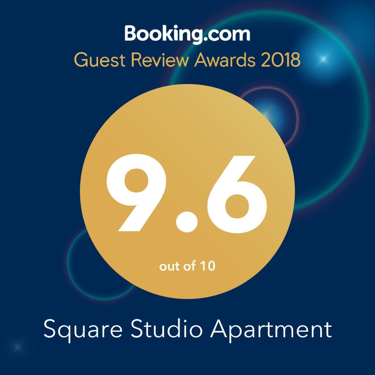 Square Studio Apartment Nis Bagian luar foto